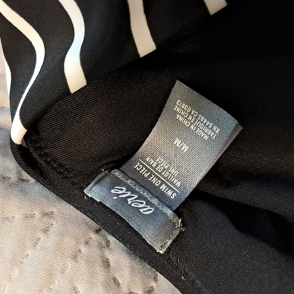 Aerie Hit Cut One piece - Picture 5 of 6